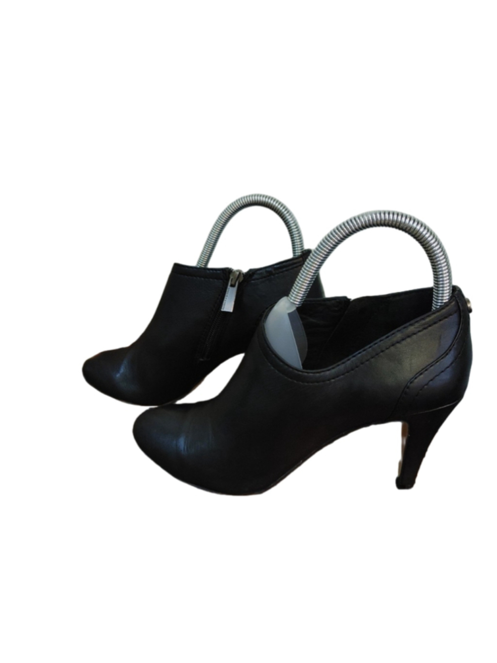 Vince Camuto Vala Leather Booties Size 6.5
